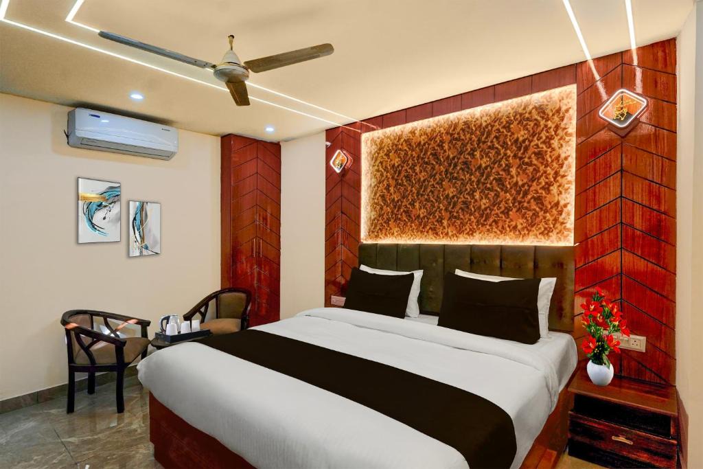 Dehradun Hotel | Super Townhouse Dharampur Railway Station