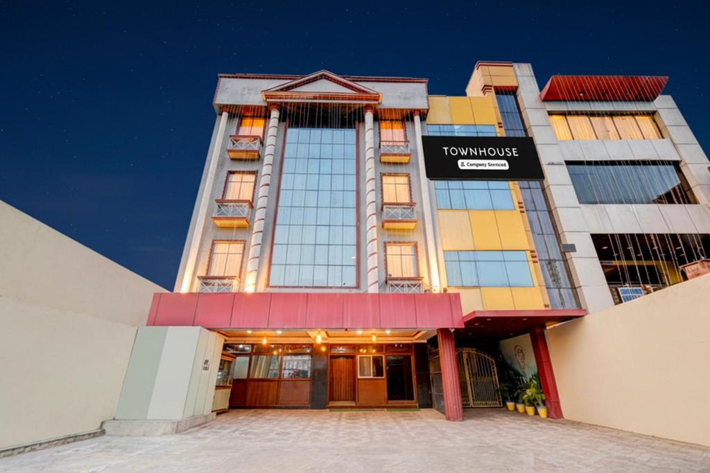 Ramagundam Hotel | Super Townhouse Godavarikhani Bus Terminal Formerly Sai Leela Residency