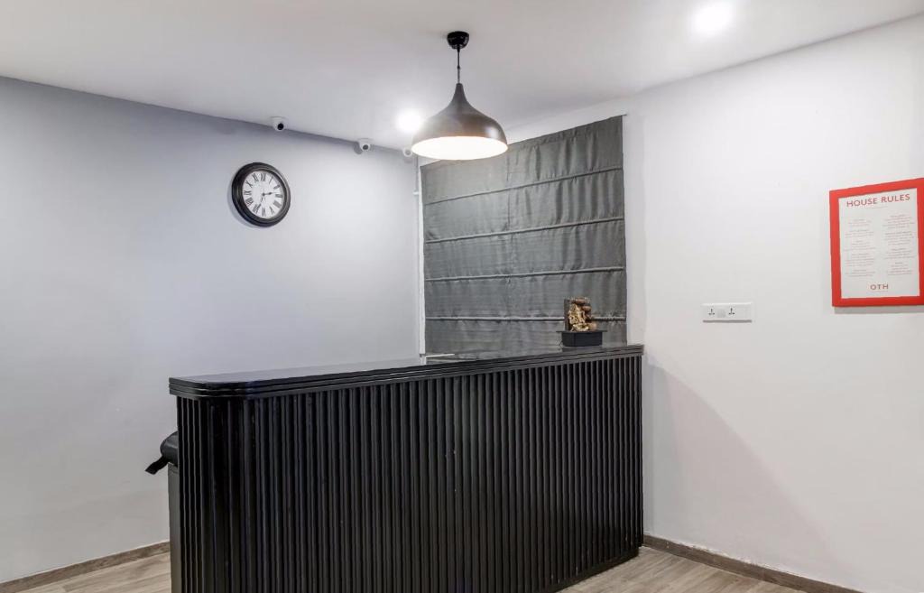 Champapet Hotel | Super Townhouse RCC Majestic 397 LB Nagar