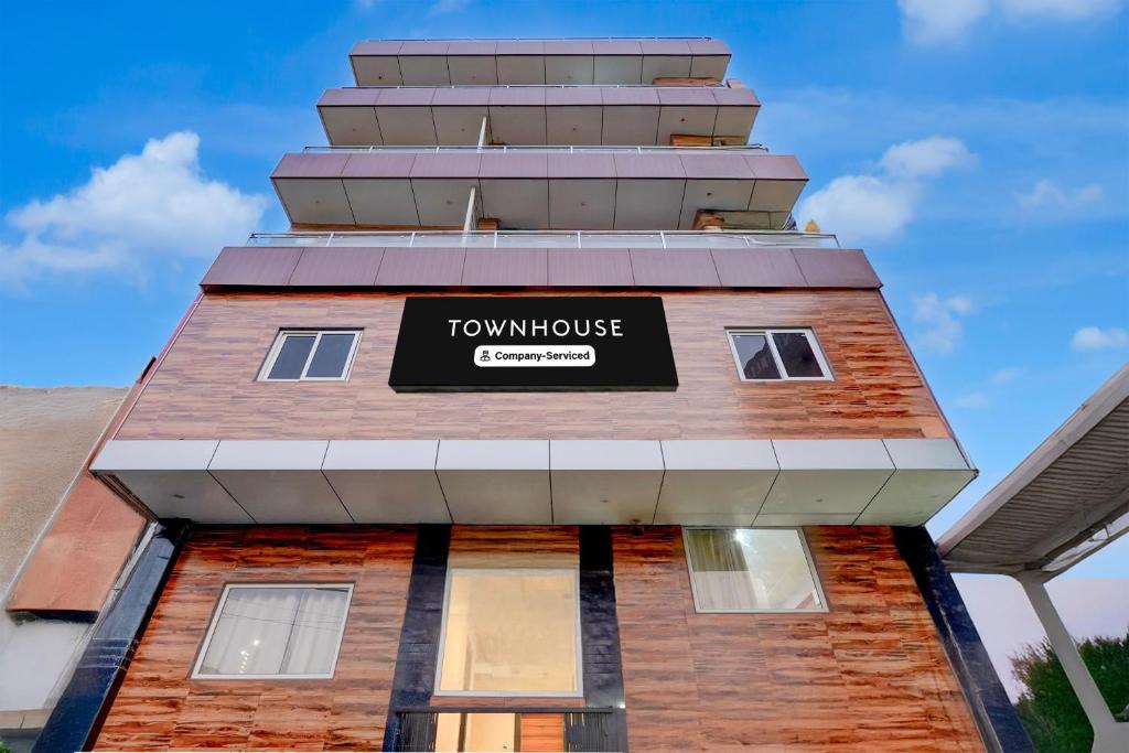 Varanasi Hotel | Super Townhouse Varanasi Cantonment Formerly Ayushman Inn