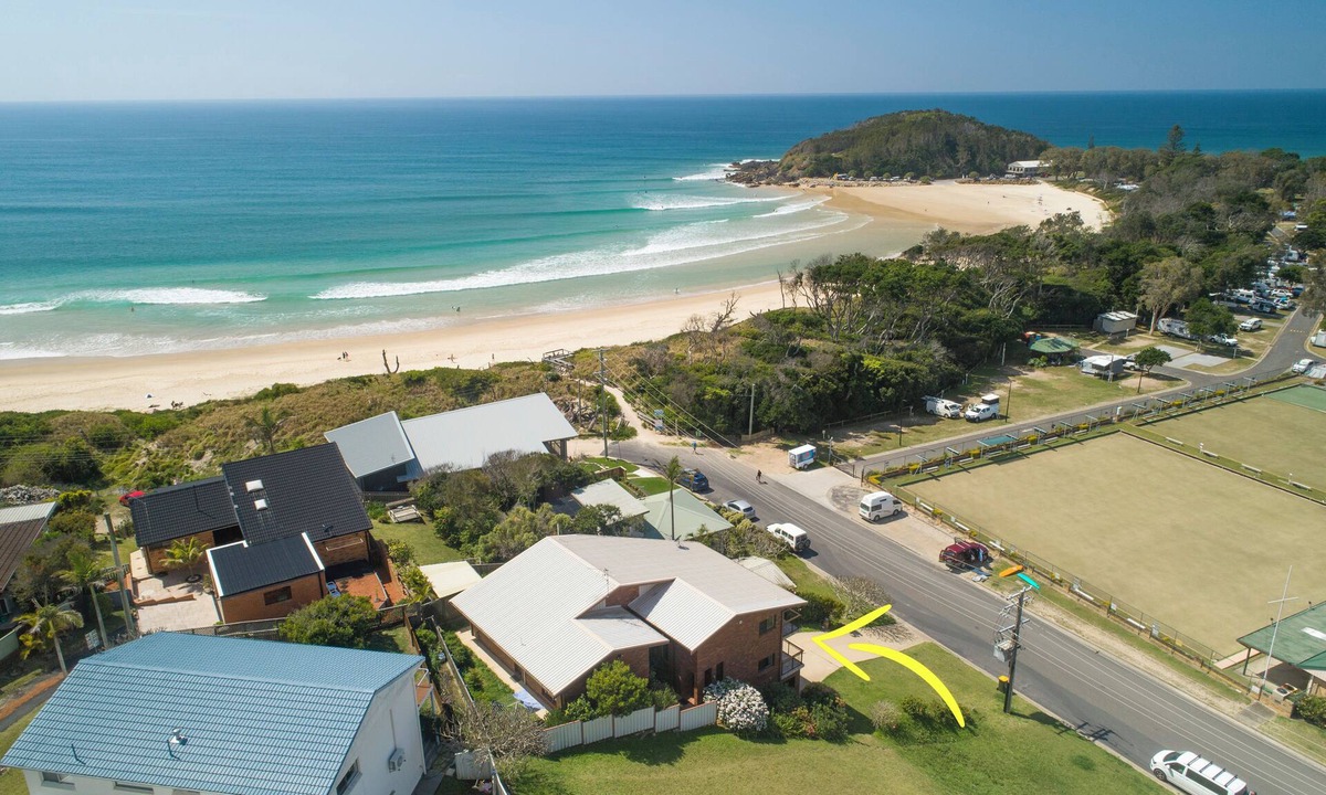 Scotts Head House | Superb location for Surfers, point view and 30 steps to the Beach!
