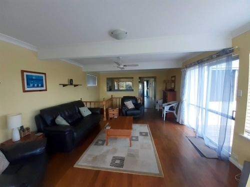 Camden Head House | Surf n View