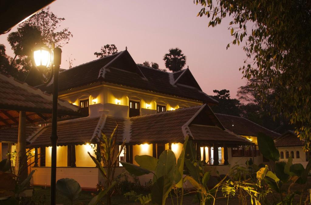 Cherplassery Hotel | Suryamangalam Heritage