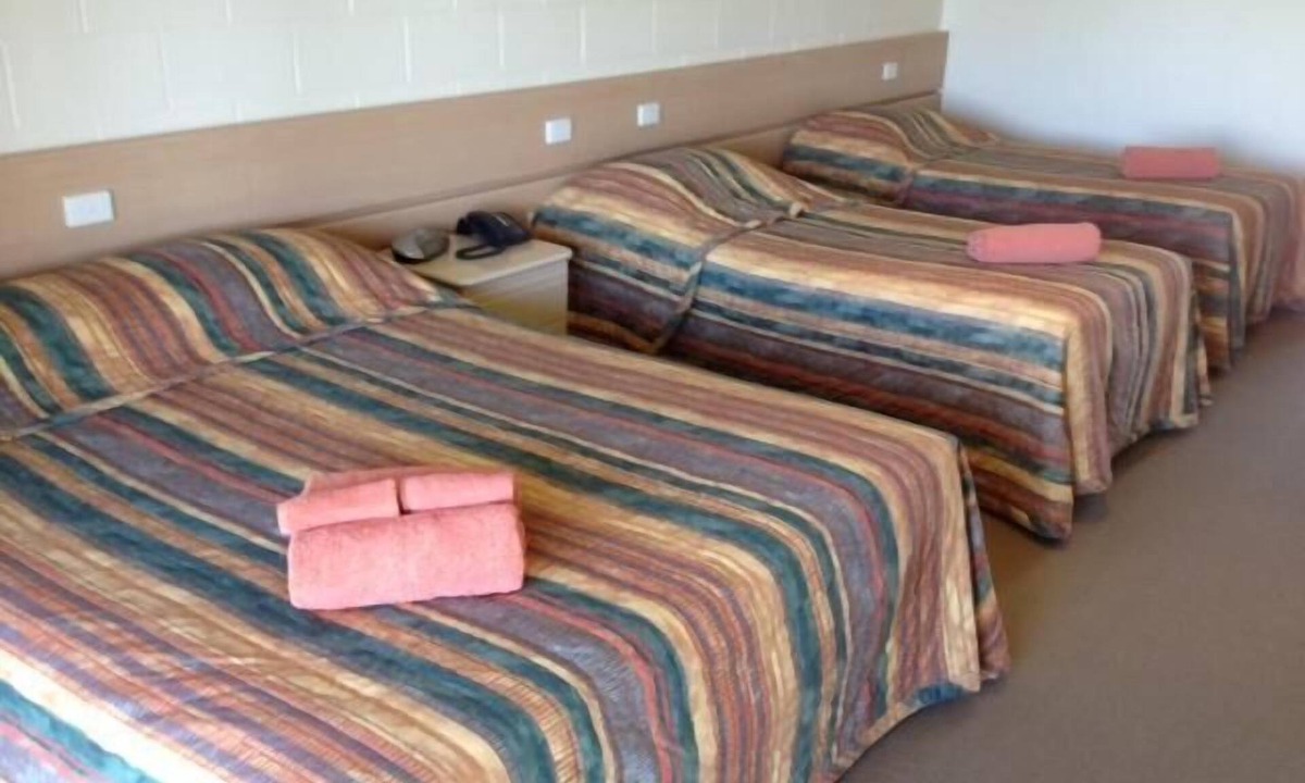 Tenterfield Hotel | Tenterfield Golf Club Fairways Lodge