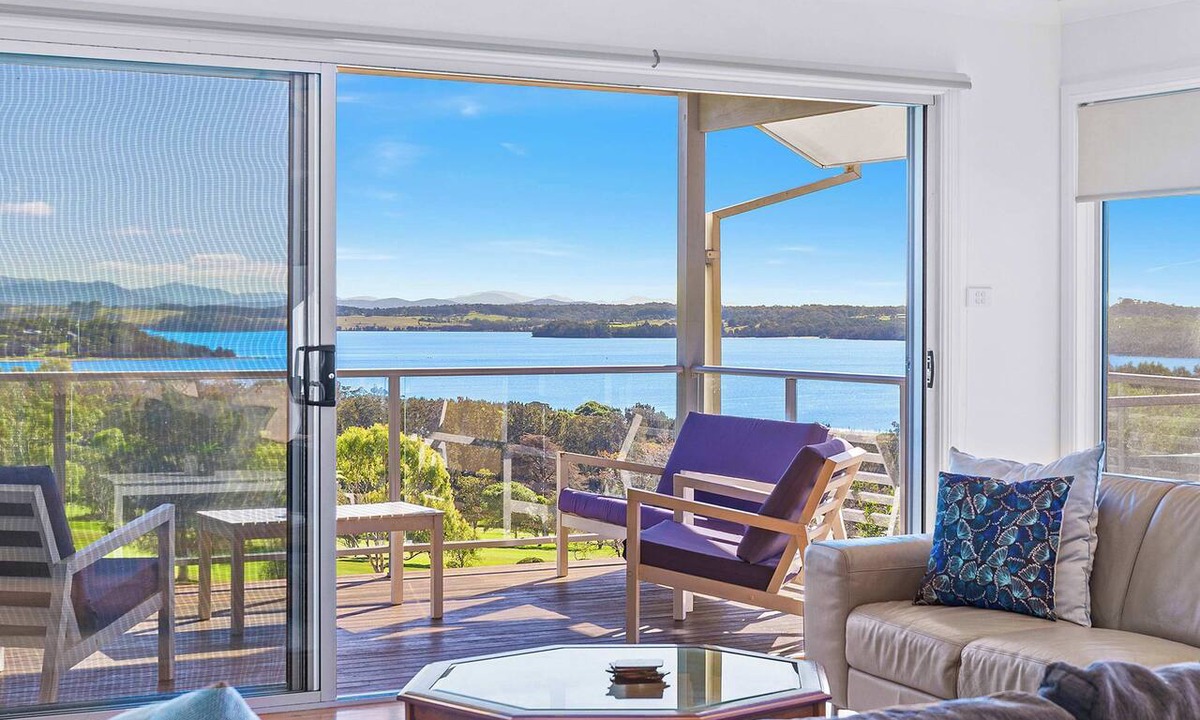 Tuross Head House | The Aspect @ Tuross Head - Stunning Ocean & Lake Views - Golf Course Location