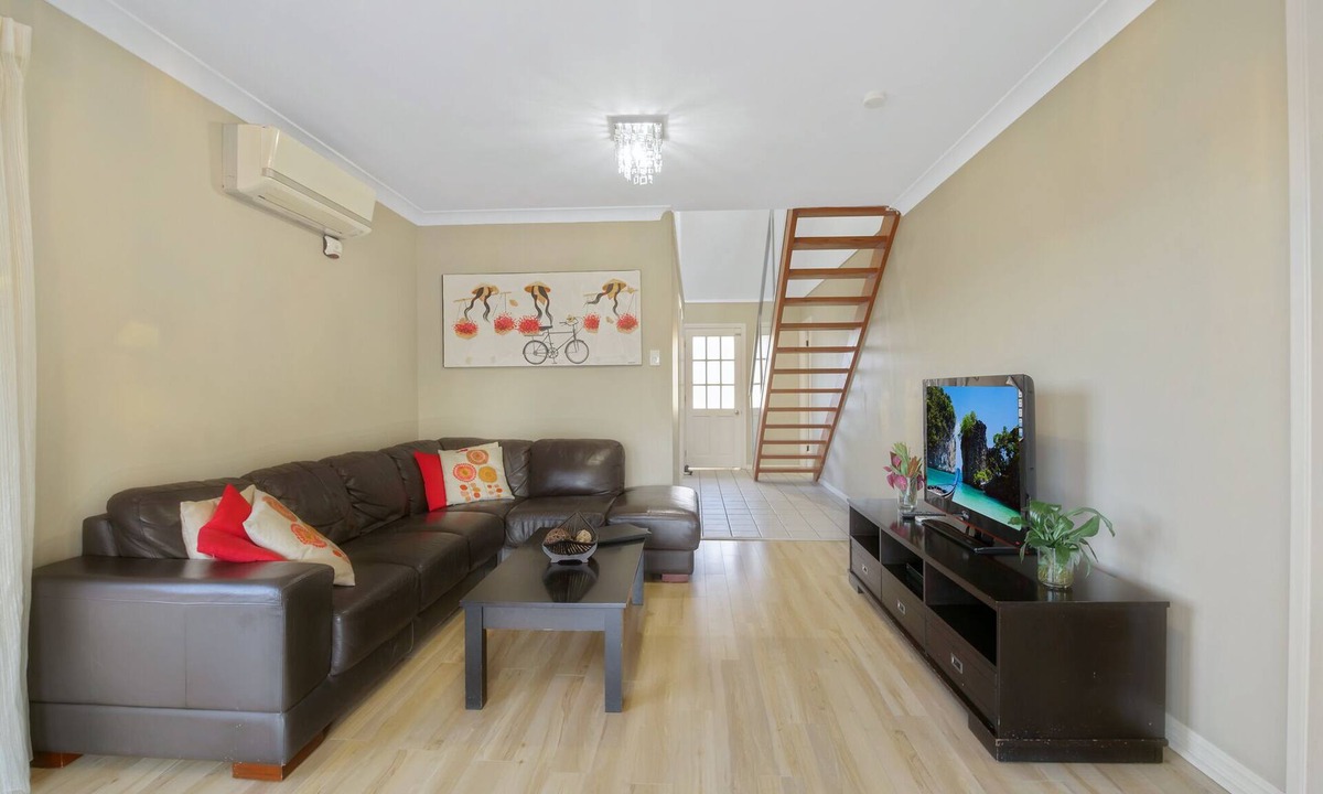Eden House | The Beach Retreat Eden 3 bedroom pet friendly apartment - 3+ night