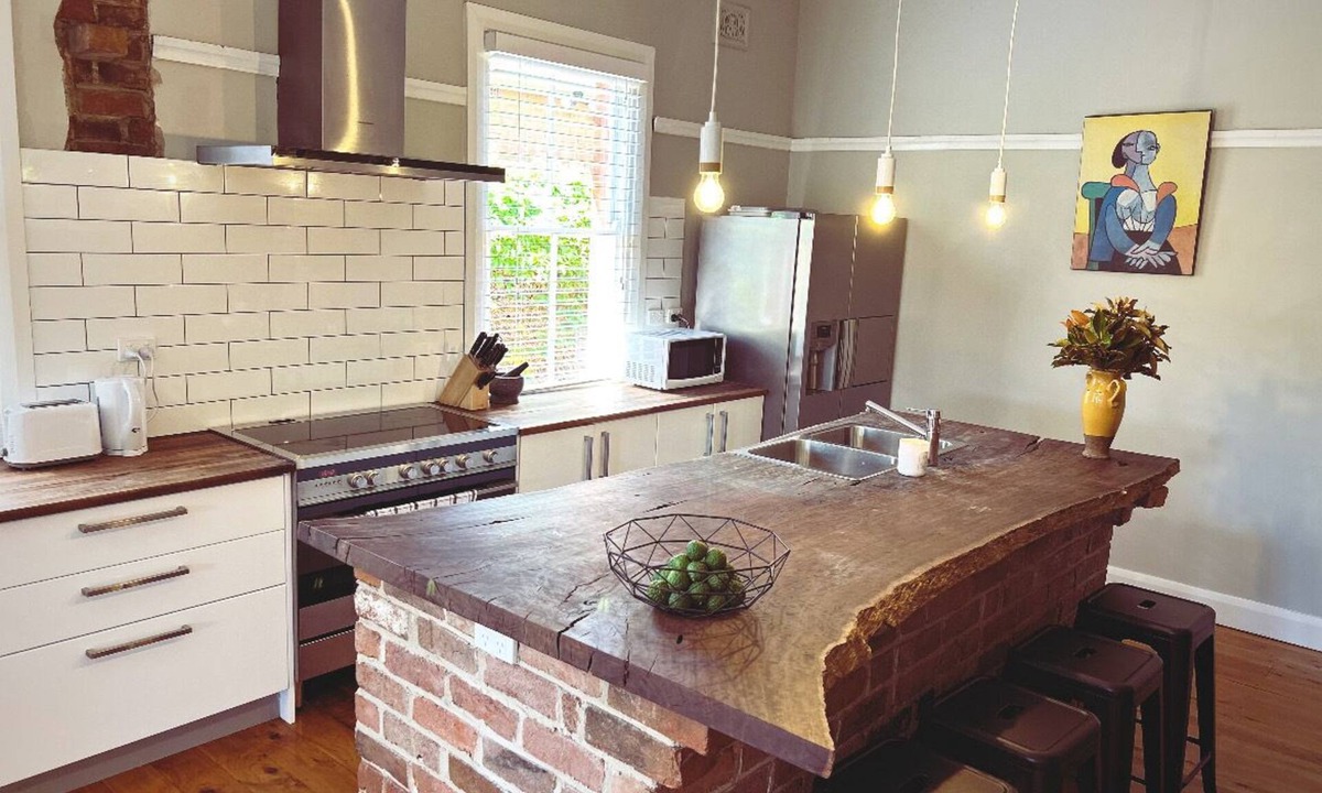 Dubbo House | The BnB filled to the brim with character and charm!