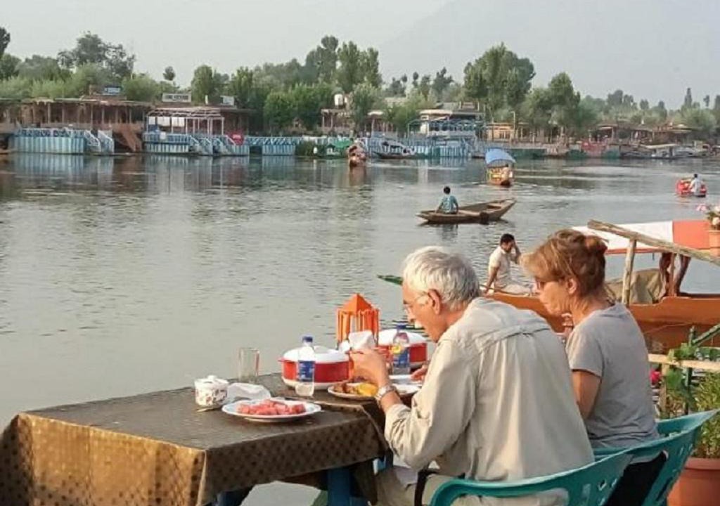 Dal Lake Bed & Breakfast | THE Bombay Group of House Boat
