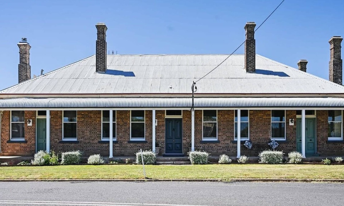Borenore House | The Borenore Inn | Historic Charm, Entertainer