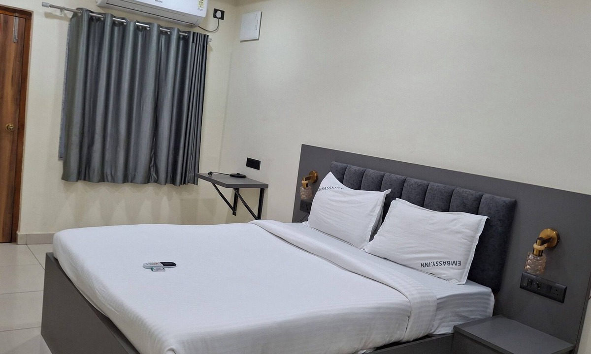 Gachibowli Hotel | The Embassy Inn
