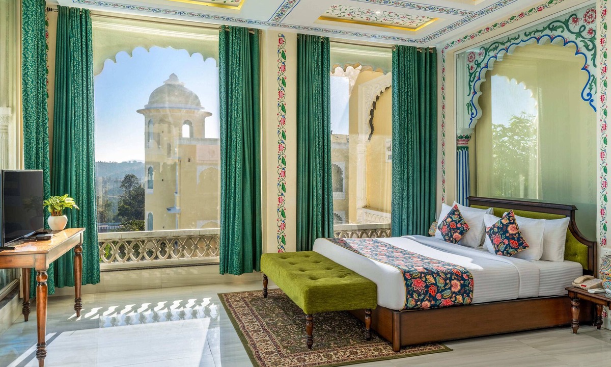 Sadri Hotel | The Everest Hill Resort Suites with Jacuzzi Spa - Resort in Kumbhalgarh