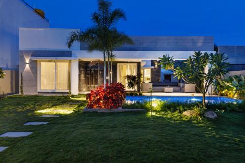 Hosur Villa | The Garden Stay by StayJade Pool Lawn 1h HSR