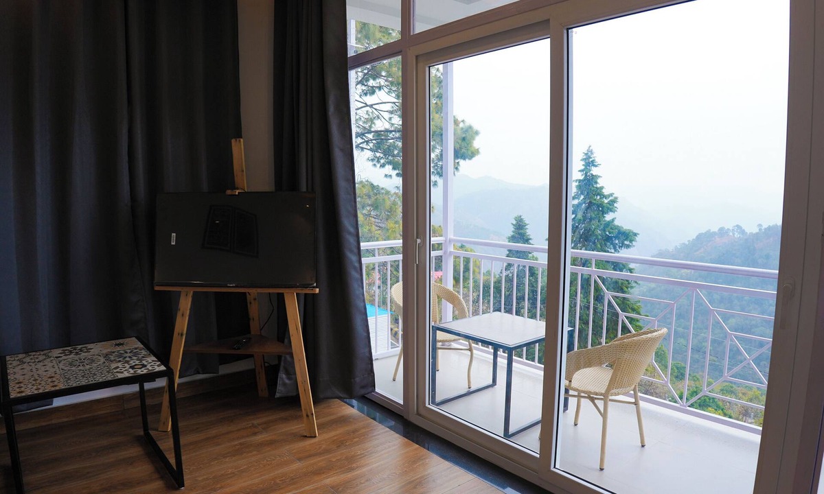 Nainital Resort | The Glass House Gethia
