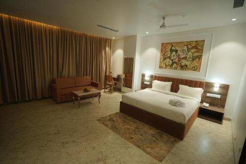 Chandrapur Hotel | The Grand Icon