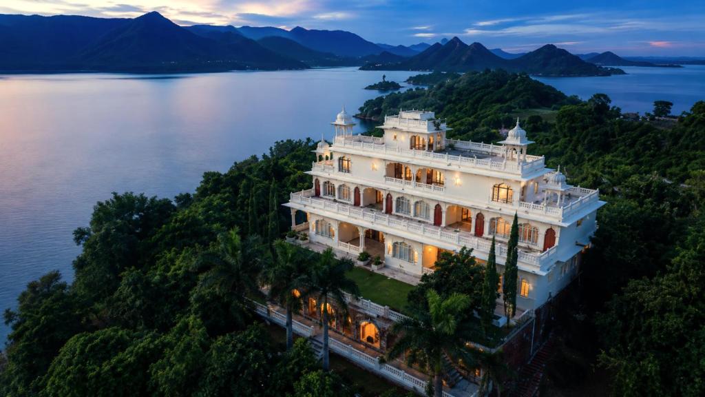 Jaisamand Hotel | The Karni Mahal - Jaisamand Lake Island, Udaipur