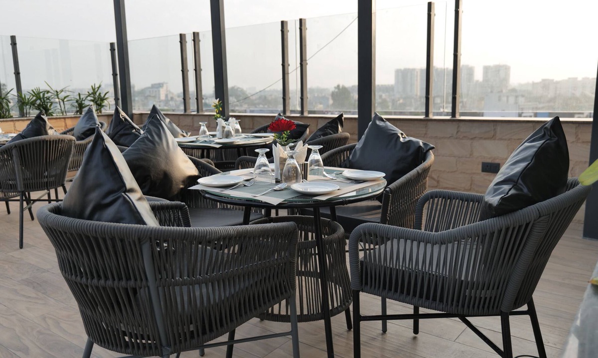 Zirakpur Hotel | THE KEMBERLY HOTEL