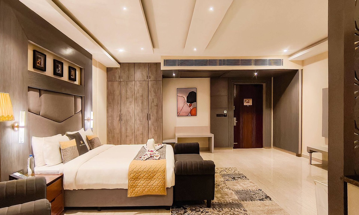 Kalkaji Hotel | The Meriton