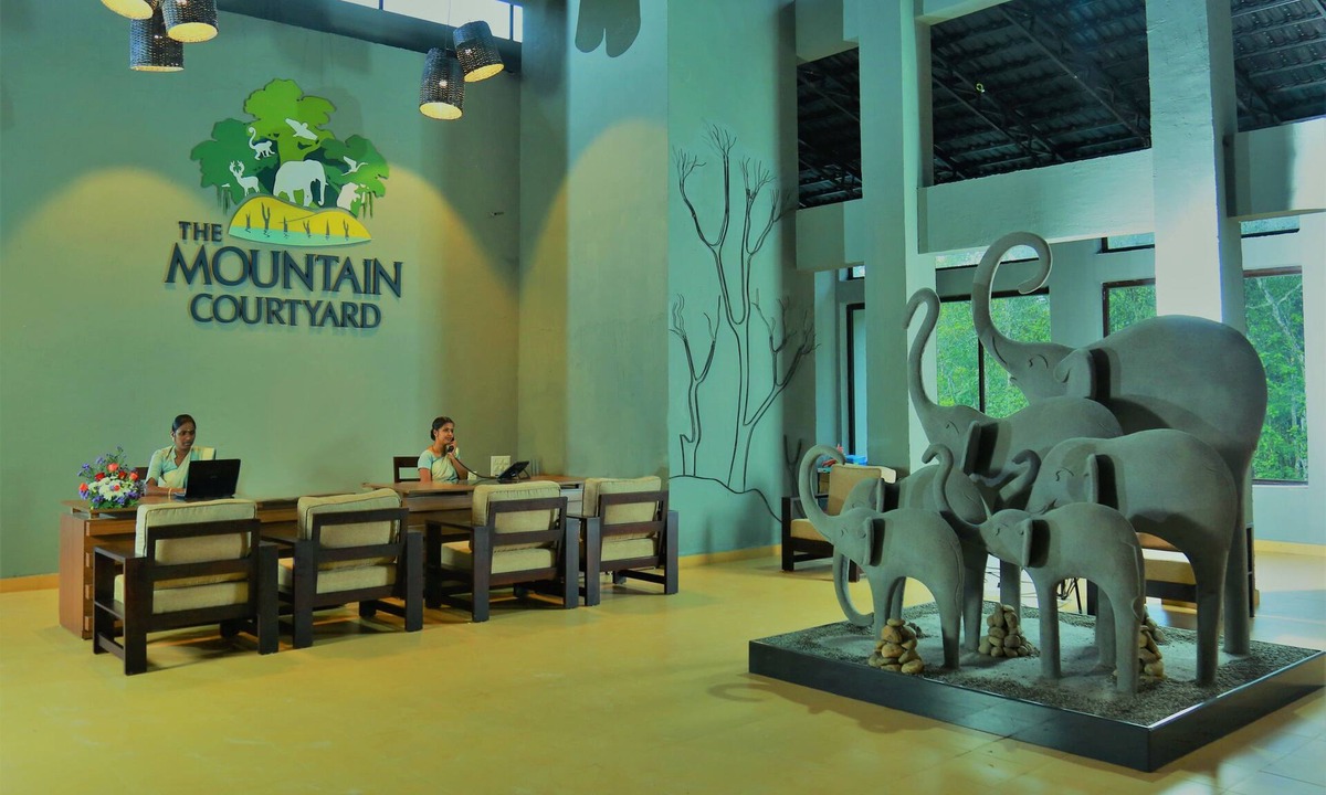 Pirmed Hotel | The Mountain Courtyard Thekady