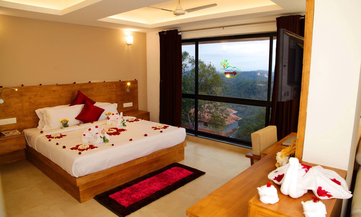 Chithirapuram Hotel | The Munnar Queen