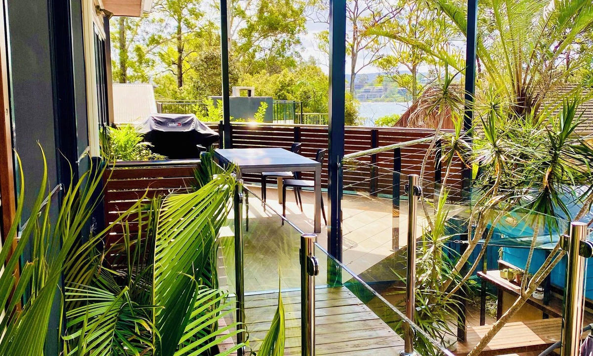 Green Point House | The Palm Tree Loft, close to shops and lake