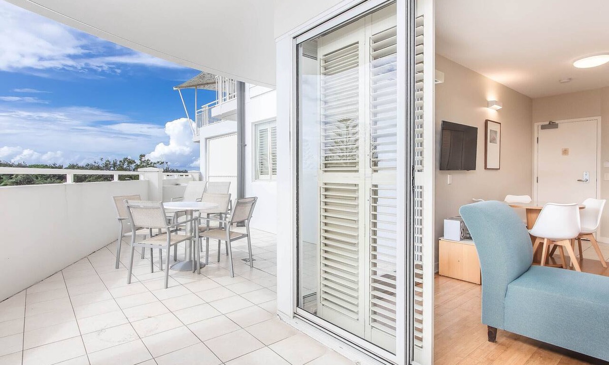 Kingscliff Apartment | The Pool Resort Kingscliff - One Bed Spa Suite (2218) - Holiday Management Co.