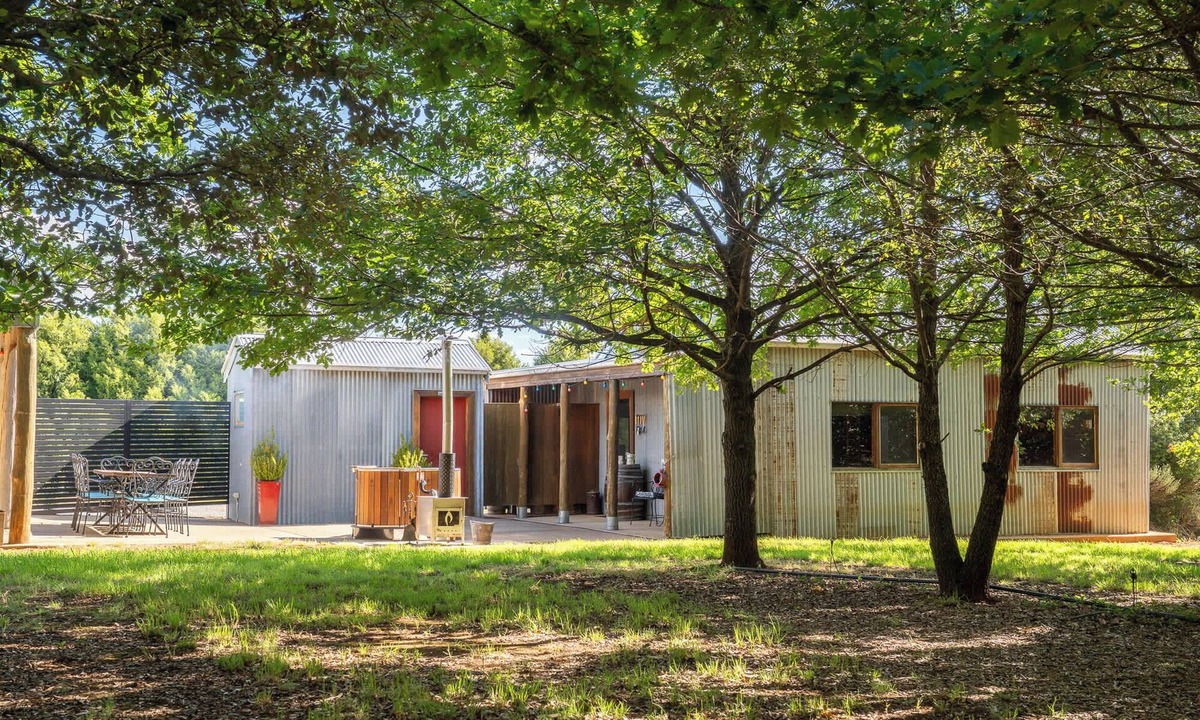 Millthorpe Apartment | 'The Shack' - Peaceful getaway in Millthorpe