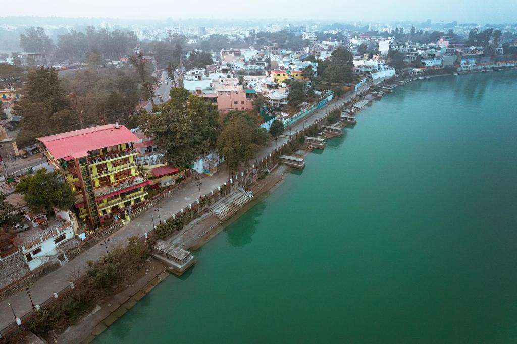 Rishikesh Hotel | The Shanti Naturecure On Ganga