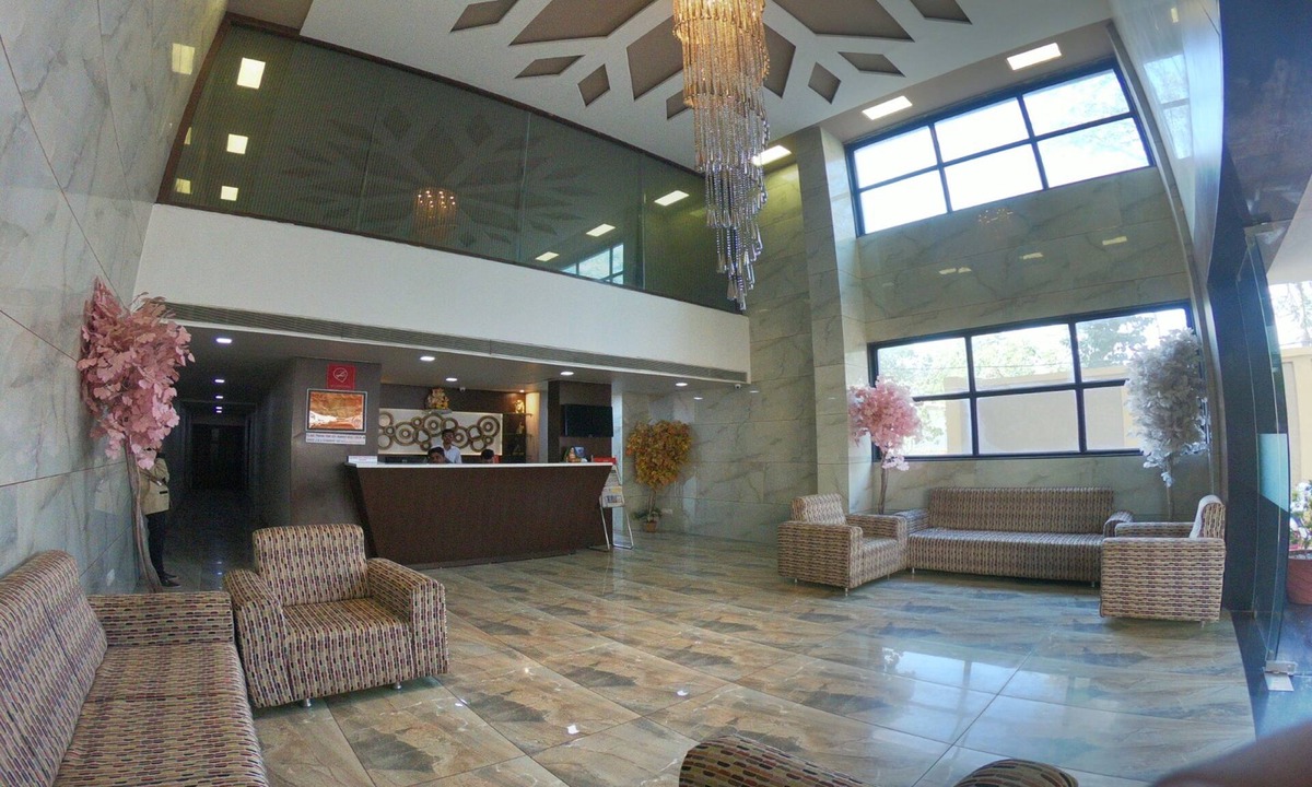 Anand Hotel | The Sky Imperial Hotel The Maison
