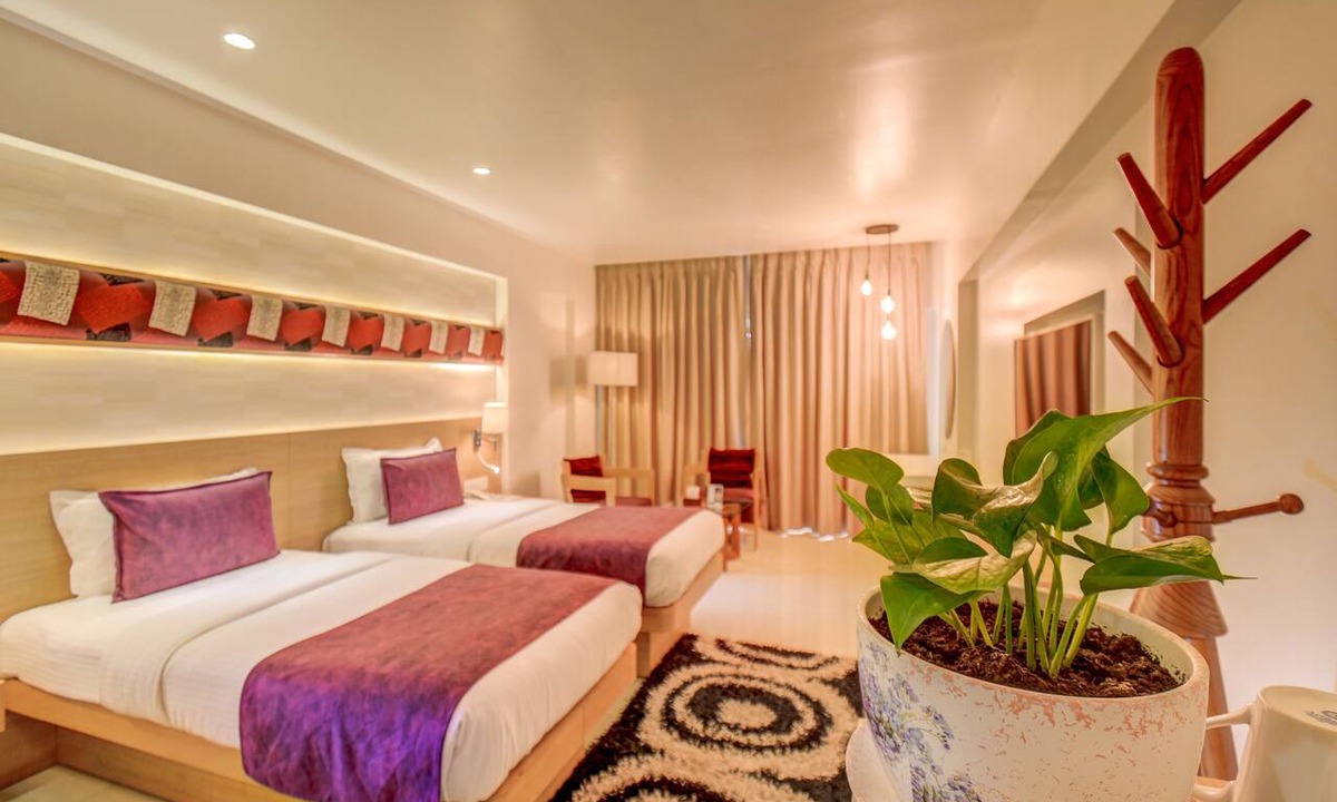 Nashik Hotel | The SSK Solitaire Hotel & Banquets