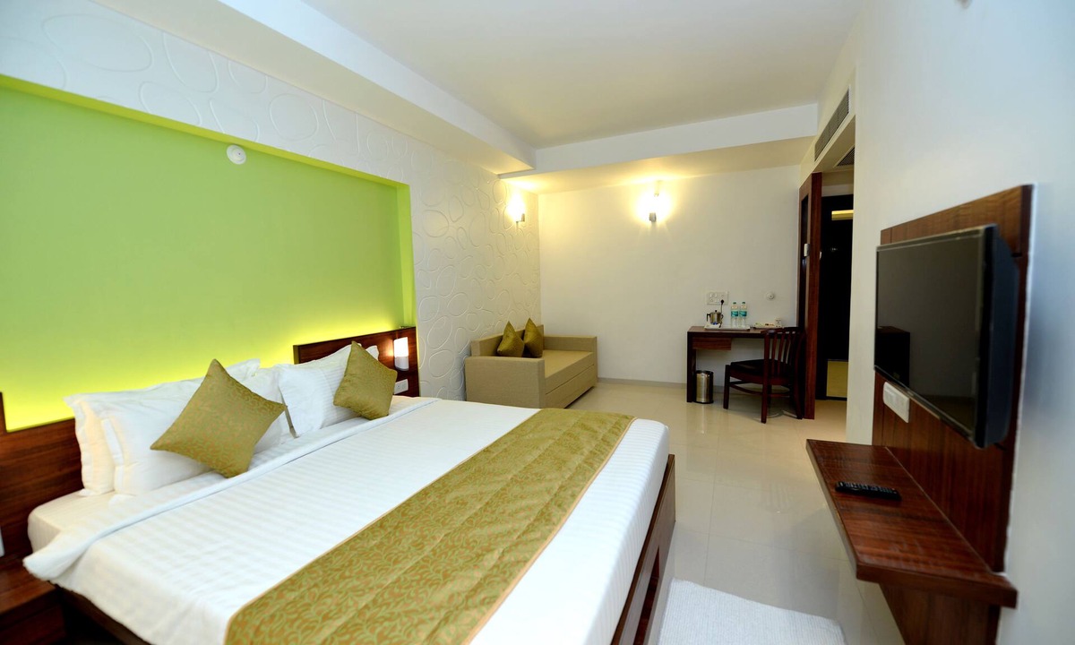 Shirdi Hotel | The Temple View