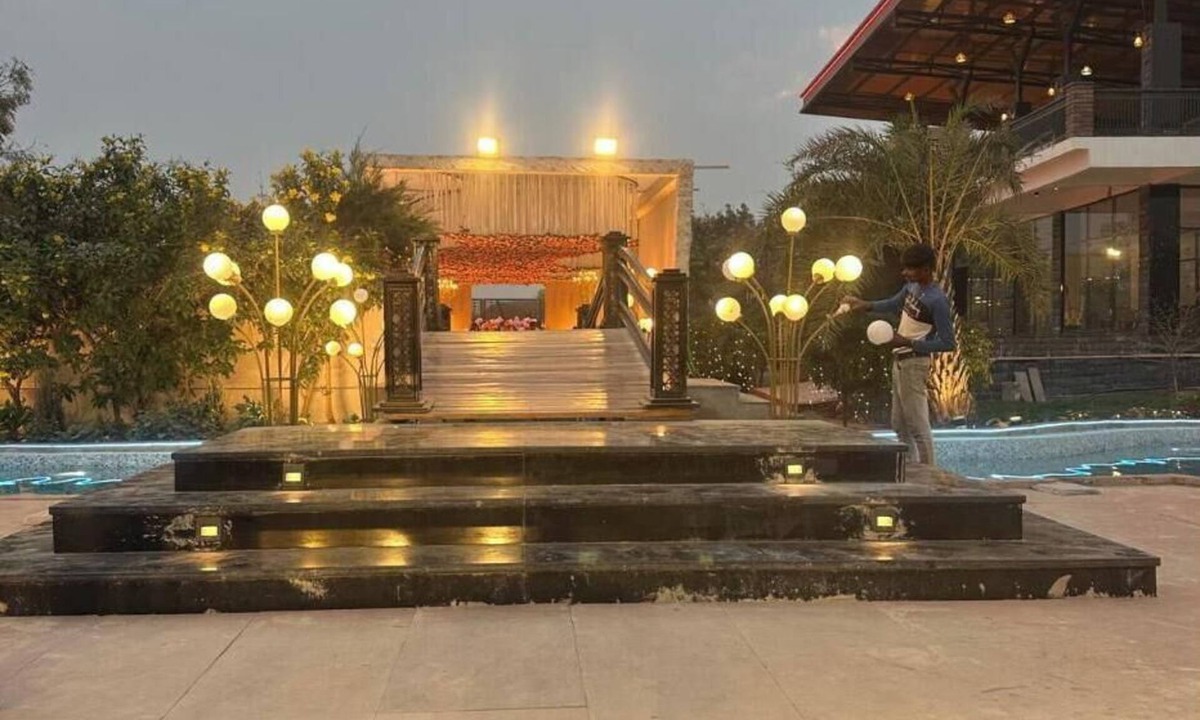 Varanasi Hotel | The Village Lake Resort Varanasi