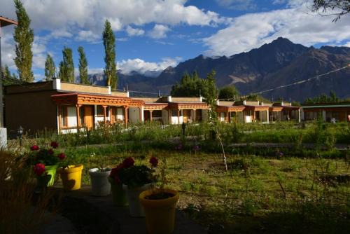 Hunder Hotel | The Walnut Inn Resort
