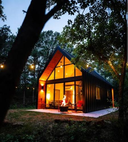 Bhimtal Hotel | The woodcrest by lake & woods
