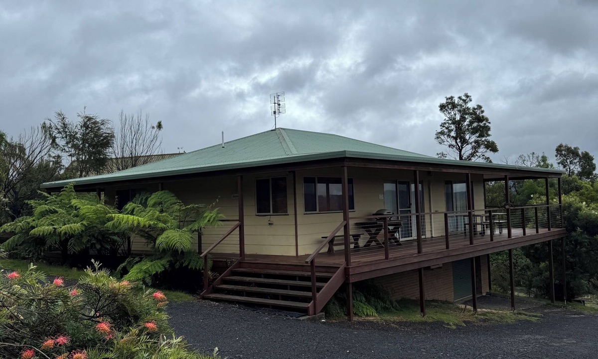 Wonboyn House | Three bedroom house with panoramic views of Wonboyn Lake and Disaster Bay.