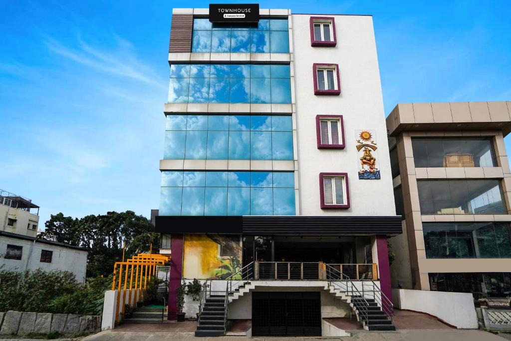 HBR Layout Hotel | Townhouse HBR Layout