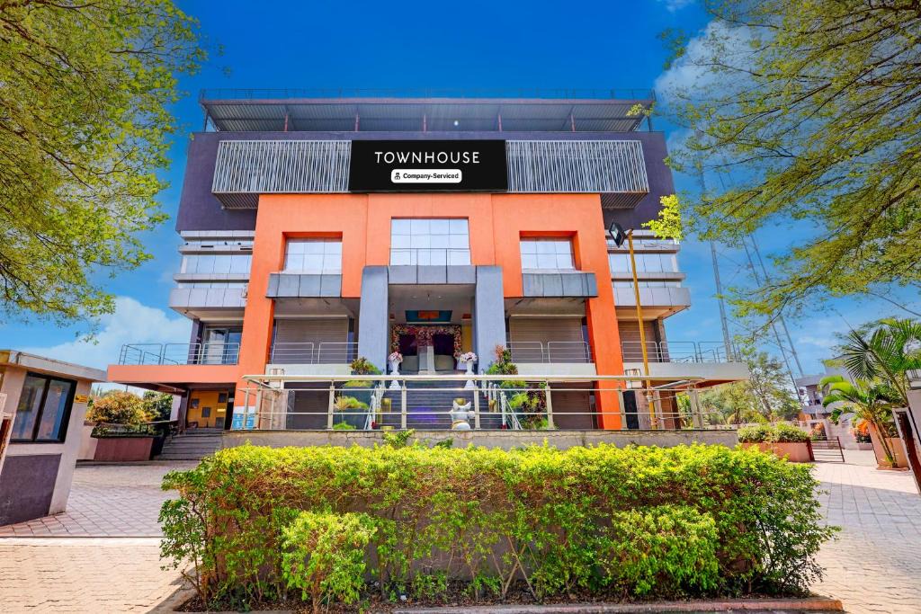 Satara Hotel | Townhouse Nagthane Satara Formerly Matoshree Palace