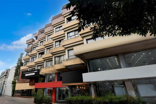 Pune Hotel | Townhouse Oak Sinhgad Road Crossway Formerly Popular Hotel