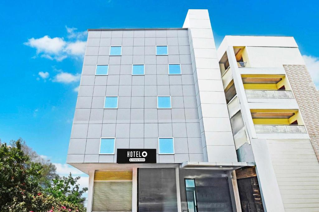 Begumpet Hotel | Townhouse Sanath Nagar Near Railway Station