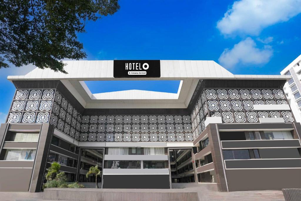Surat Hotel | Townhouse Tapi Riverview