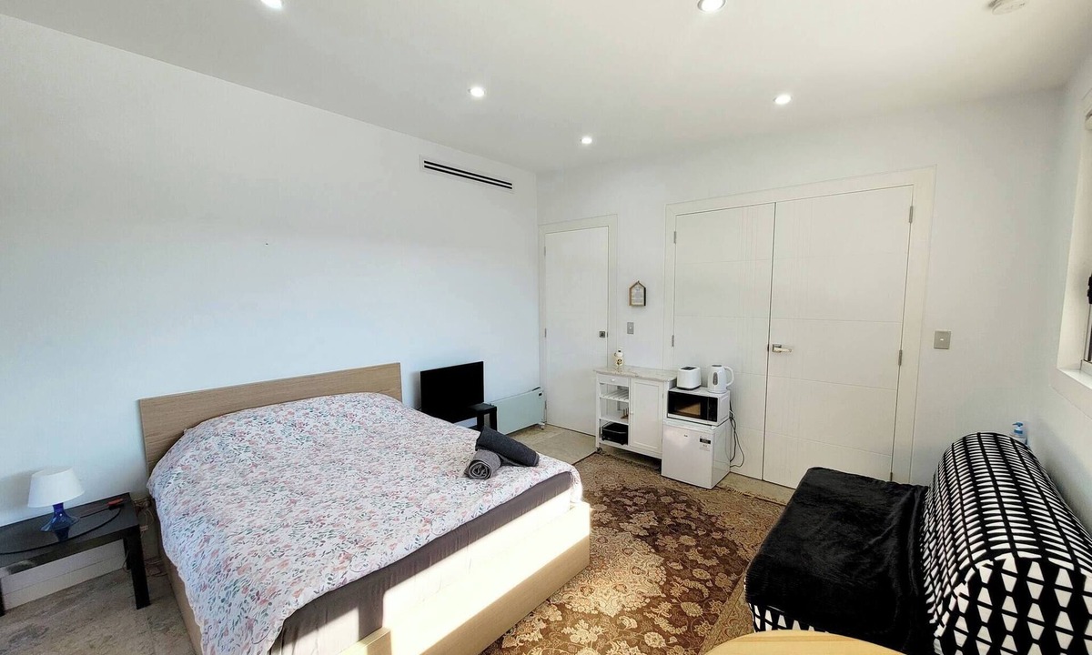 Bella Vista Apartment | Tranquil Studio Flat Bella Vista