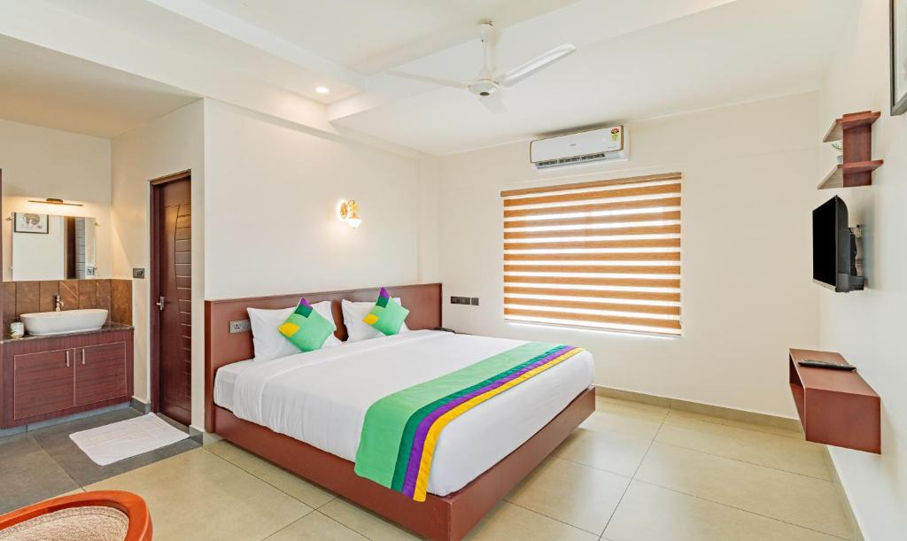 Alwaye Hotel | Treebo Amigos Residency - 500M From Cochin Airport