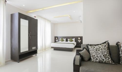 Chikkamagaluru Hotel | Treebo Sunrise,5 mins to Mahatma Gandhi Park