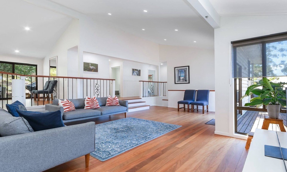 Hardys Bay House | Treetops on the Bay by HolidayCo.