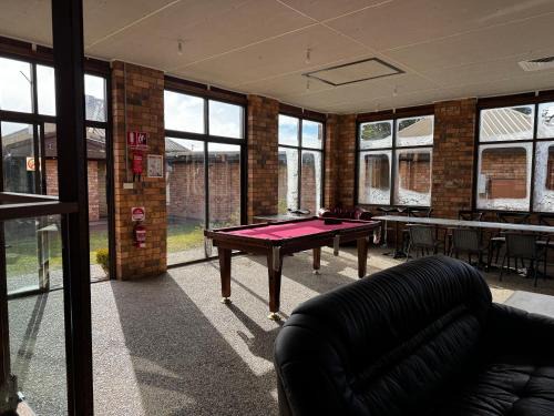 Jindabyne Ski Chalet | Upsandowns - Private pool, Spa, and Sauna