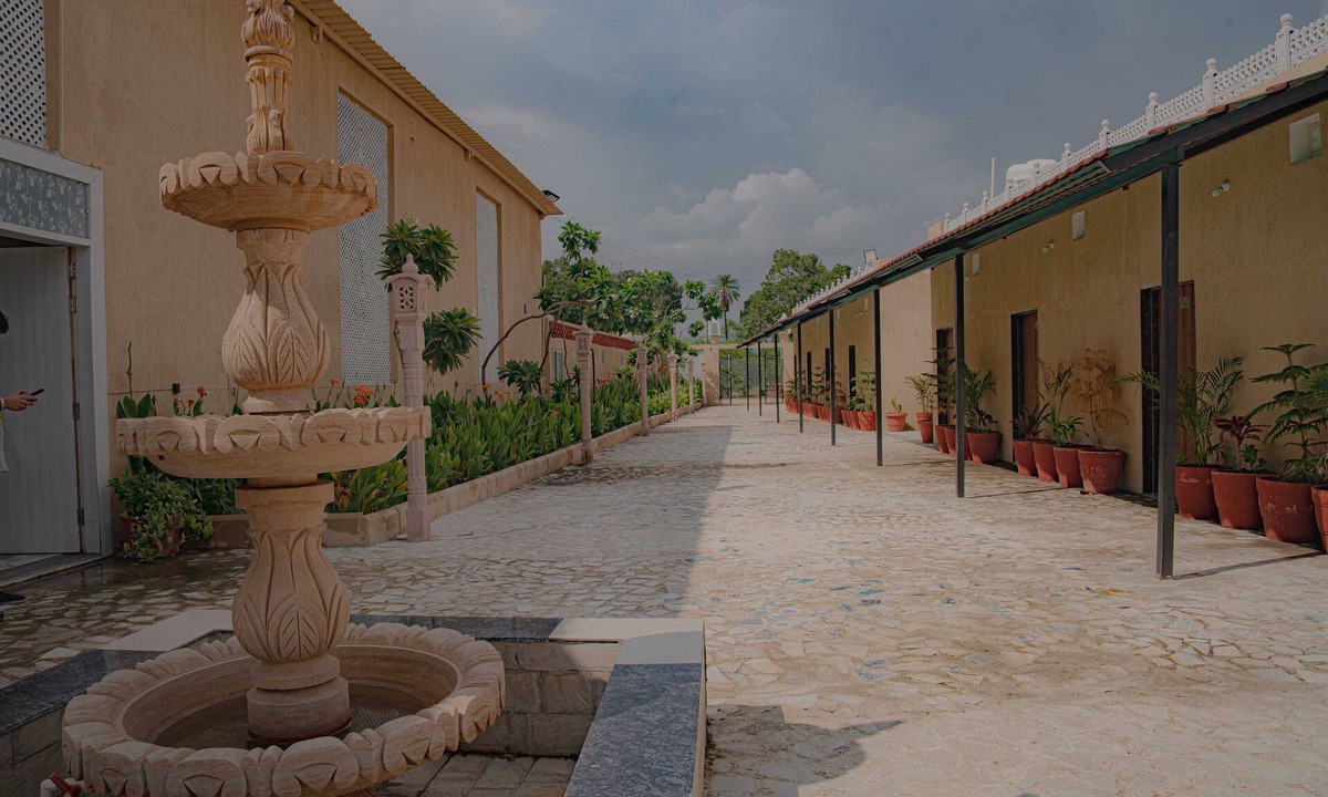 Sanchi Hotel | Vedaanvi & palace & Resort