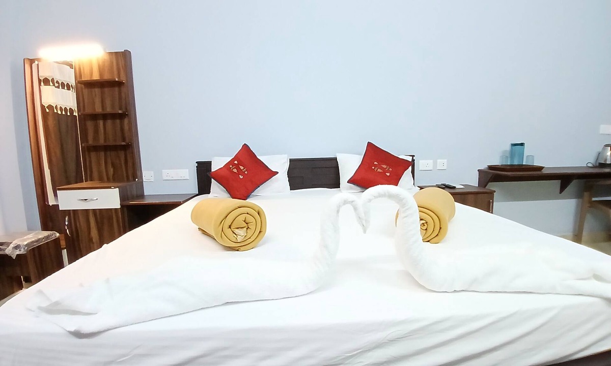Gingee Hotel | Veera Residency