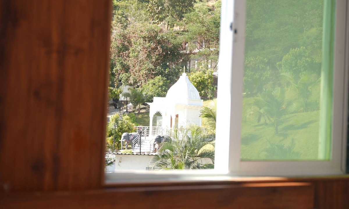 Khalapur Hotel | Venkat's The MOUNTAIN by Redwings