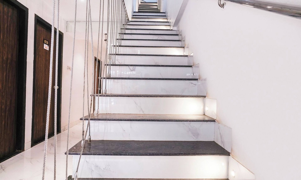 Andheri West Hotel | Via White Star