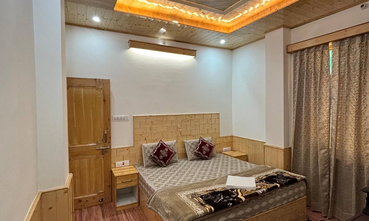 Shilon Bagh Hotel | Vizvei