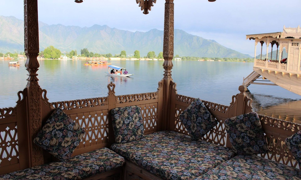 Nagin Bagh Boat Rental | Wangnoo Houseboats